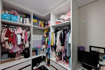 Apartamento à venda com 70m², 3 quartos e 2 vagas Apartamento à venda com 70m², 3 quartos e 2 vagasCloset do quarto 1