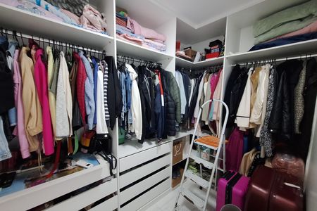 Apartamento à venda com 70m², 3 quartos e 2 vagas Apartamento à venda com 70m², 3 quartos e 2 vagasCloset da suíte