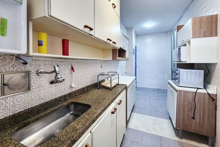 Apartamento para alugar com 90m², 2 quartos e sem vagaCozinha 