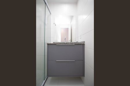 Banheiro social de apartamento para alugar com 2 quartos, 68m² em Picanço, Guarulhos
