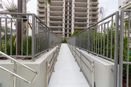 Apartamento à venda com 155m², 3 quartos e 2 vagas Apartamento à venda com 155m², 3 quartos e 2 vagasÁrea comum - Piscina
