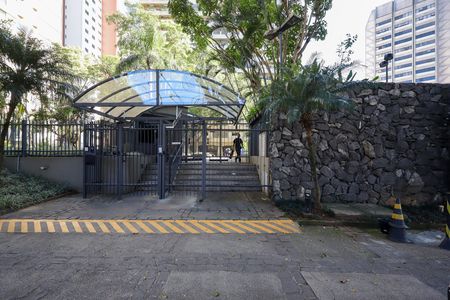 Apartamento para alugar com 160m², 3 quartos e 2 vagas Apartamento para alugar com 160m², 3 quartos e 2 vagasFachada