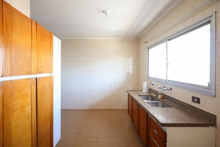 Apartamento para alugar com 160m², 3 quartos e 2 vagas Apartamento para alugar com 160m², 3 quartos e 2 vagasCozinha