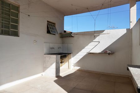 Área de Serviço de apartamento para alugar com 3 quartos, 90m² em Sagrada Família, Belo Horizonte