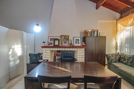 Casa à venda com 280m², 2 quartos e 2 vagas Casa à venda com 280m², 2 quartos e 2 vagasSala Íntima