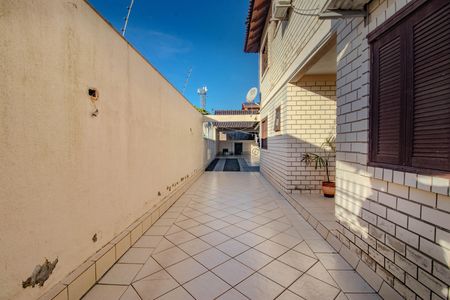 Casa à venda com 280m², 2 quartos e 2 vagas Casa à venda com 280m², 2 quartos e 2 vagasGaragem