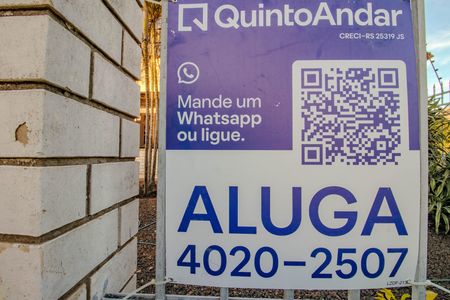 Casa à venda com 280m², 2 quartos e 2 vagas Casa à venda com 280m², 2 quartos e 2 vagasPlaquinha