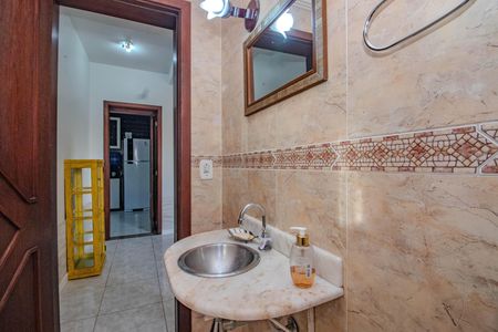 Casa à venda com 280m², 2 quartos e 2 vagas Casa à venda com 280m², 2 quartos e 2 vagasLavabo
