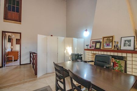 Casa à venda com 280m², 2 quartos e 2 vagas Casa à venda com 280m², 2 quartos e 2 vagasSala Íntima