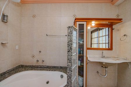 Casa à venda com 280m², 2 quartos e 2 vagas Casa à venda com 280m², 2 quartos e 2 vagasBanheiro da Suíte 1