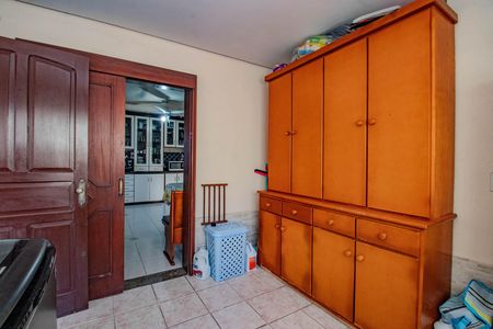 Casa à venda com 280m², 2 quartos e 2 vagas Casa à venda com 280m², 2 quartos e 2 vagasCozinha e Área de Serviço