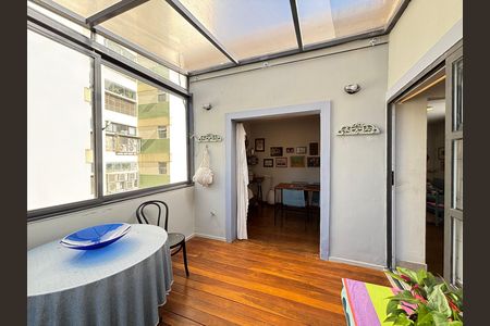 Apartamento à venda com 45m², 2 quartos e 1 vaga Apartamento à venda com 45m², 2 quartos e 1 vagaVaranda