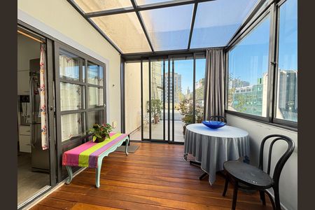 Apartamento à venda com 45m², 2 quartos e 1 vaga Apartamento à venda com 45m², 2 quartos e 1 vagaVaranda