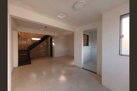 Casa para alugar com 170m², 2 quartos e 1 vaga Casa para alugar com 170m², 2 quartos e 1 vagaCozinha Casa de Cima