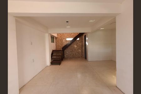Casa para alugar com 170m², 2 quartos e 1 vaga Casa para alugar com 170m², 2 quartos e 1 vagaCozinha Casa de Cima