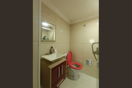 Casa para alugar com 170m², 2 quartos e 1 vaga Casa para alugar com 170m², 2 quartos e 1 vagaBanheiro -Casam de cima