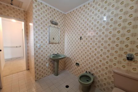Casa para alugar com 143m², 3 quartos e 3 vagas Casa para alugar com 143m², 3 quartos e 3 vagasBanheiro Corredor