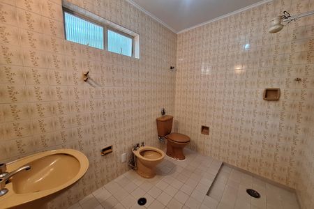 Casa para alugar com 143m², 3 quartos e 3 vagas Casa para alugar com 143m², 3 quartos e 3 vagasBanheiro da Suíte