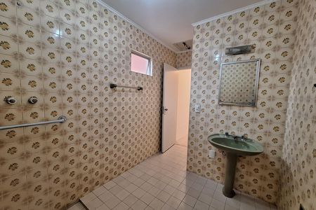 Casa para alugar com 143m², 3 quartos e 3 vagas Casa para alugar com 143m², 3 quartos e 3 vagasBanheiro Corredor