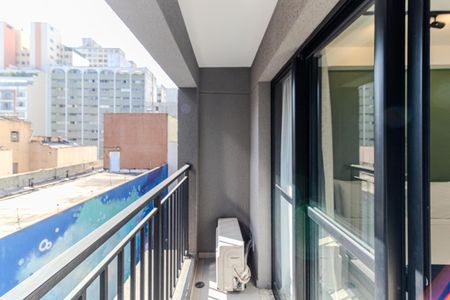 Varanda de kitnet/studio para alugar com 1 quarto, 46m² em Santa Cecilia, São Paulo