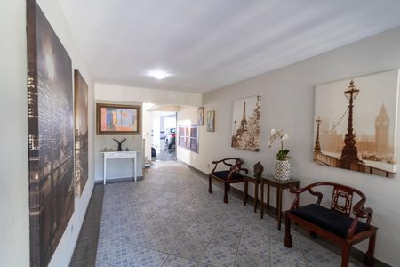 Apartamento para alugar com 120m², 2 quartos e 1 vaga Apartamento para alugar com 120m², 2 quartos e 1 vagaHall de entrada