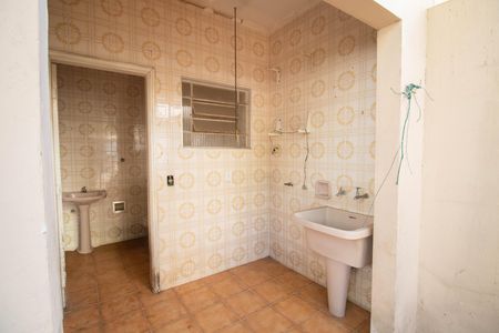 Casa à venda com 211m², 4 quartos e 2 vagas Casa à venda com 211m², 4 quartos e 2 vagasÁrea de serviço