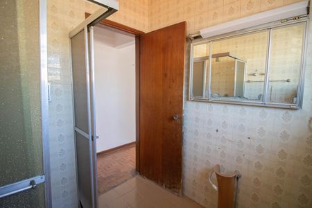 Casa à venda com 211m², 4 quartos e 2 vagas Casa à venda com 211m², 4 quartos e 2 vagasBanheiro da suíte