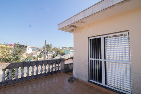 Casa à venda com 211m², 4 quartos e 2 vagas Casa à venda com 211m², 4 quartos e 2 vagasÁrea externa