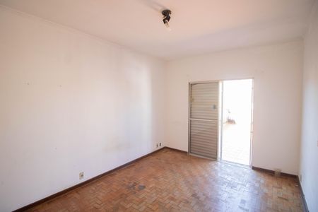 Casa à venda com 211m², 4 quartos e 2 vagas Casa à venda com 211m², 4 quartos e 2 vagasSuíte