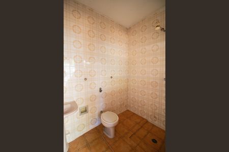 Casa à venda com 211m², 4 quartos e 2 vagas Casa à venda com 211m², 4 quartos e 2 vagasBanheiro de serviço