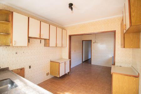 Casa à venda com 211m², 4 quartos e 2 vagas Casa à venda com 211m², 4 quartos e 2 vagasCozinha