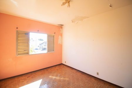 Casa à venda com 211m², 4 quartos e 2 vagas Casa à venda com 211m², 4 quartos e 2 vagasQuarto 2