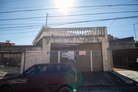 FACHADA de casa para alugar com 4 quartos, 178m² em Jardim Primavera, São Paulo