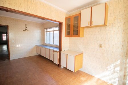 Casa à venda com 211m², 4 quartos e 2 vagas Casa à venda com 211m², 4 quartos e 2 vagasCozinha