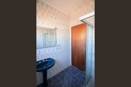 Casa à venda com 211m², 4 quartos e 2 vagas Casa à venda com 211m², 4 quartos e 2 vagasBanheiro social