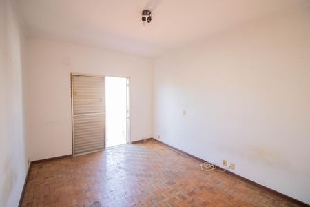 Casa à venda com 211m², 4 quartos e 2 vagas Casa à venda com 211m², 4 quartos e 2 vagasSuíte
