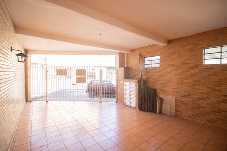 Casa à venda com 211m², 4 quartos e 2 vagas Casa à venda com 211m², 4 quartos e 2 vagasÁrea externa