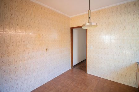 Casa à venda com 211m², 4 quartos e 2 vagas Casa à venda com 211m², 4 quartos e 2 vagasCozinha