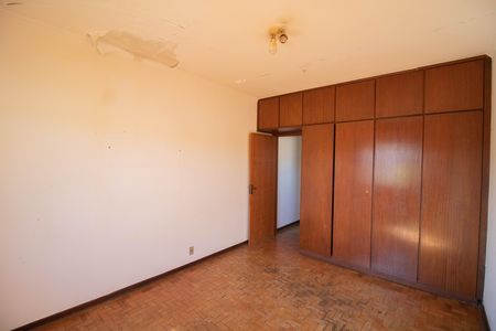 Casa à venda com 211m², 4 quartos e 2 vagas Casa à venda com 211m², 4 quartos e 2 vagasQuarto 2