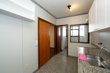 Apartamento à venda com 95m², 3 quartos e 2 vagasCOZINHA