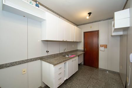 Apartamento à venda com 95m², 3 quartos e 2 vagasCOZINHA