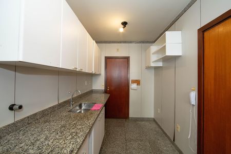 Apartamento à venda com 95m², 3 quartos e 2 vagasCOZINHA