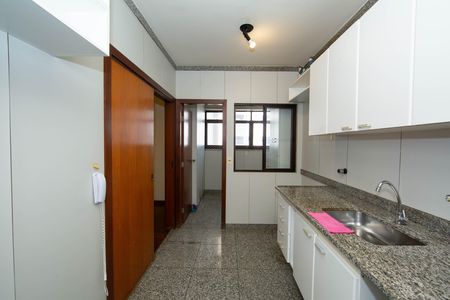 Apartamento à venda com 95m², 3 quartos e 2 vagasCOZINHA