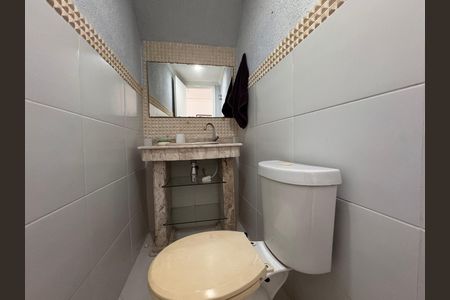 Casa de condomínio para alugar com 270m², 3 quartos e 3 vagas Casa de condomínio para alugar com 270m², 3 quartos e 3 vagasLavabo