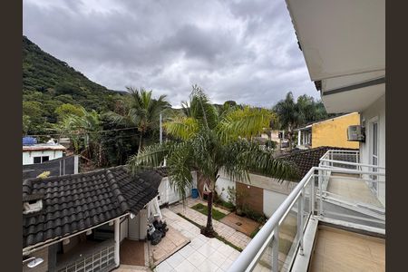 Casa de condomínio para alugar com 270m², 3 quartos e 3 vagas Casa de condomínio para alugar com 270m², 3 quartos e 3 vagasVaranda