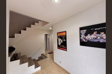 Casa de condomínio para alugar com 270m², 3 quartos e 3 vagas Casa de condomínio para alugar com 270m², 3 quartos e 3 vagasHall Íntimo
