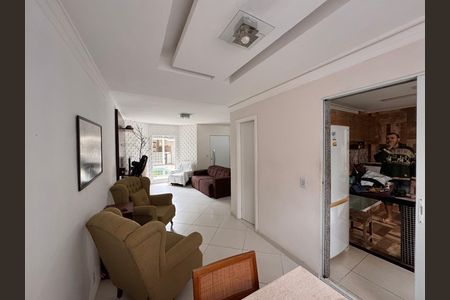 Casa de condomínio para alugar com 270m², 3 quartos e 3 vagas Casa de condomínio para alugar com 270m², 3 quartos e 3 vagasSala