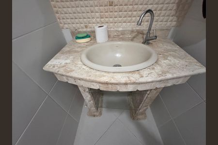 Casa de condomínio para alugar com 270m², 3 quartos e 3 vagas Casa de condomínio para alugar com 270m², 3 quartos e 3 vagasLavabo