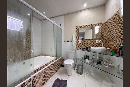 Casa de condomínio para alugar com 270m², 3 quartos e 3 vagas Casa de condomínio para alugar com 270m², 3 quartos e 3 vagasSuíte 1 (Master) - Banheiro