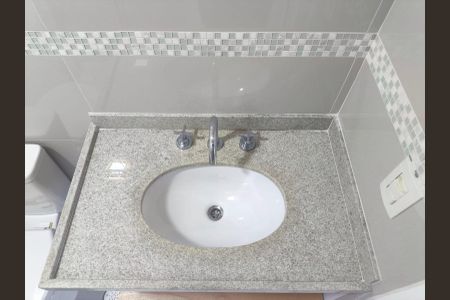 Banheiro de kitnet/studio para alugar com 1 quarto, 25m² em Tatuapé, São Paulo
